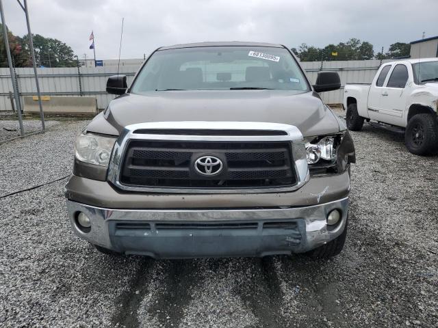 5TFRM5F14AX009513 - 2010 TOYOTA TUNDRA DOUBLE CAB SR5 BROWN photo 5