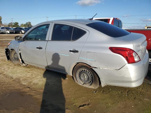 3N1CN7AP7JL838665 - 2018 NISSAN VERSA S SILVER photo 2