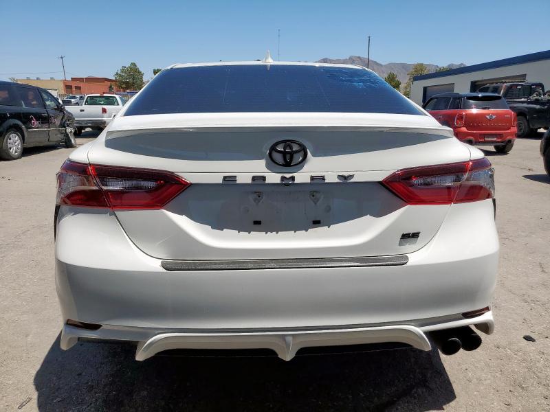 4T1G11AK4RU233947 - 2024 TOYOTA CAMRY SE NIGHT SHADE WHITE photo 6