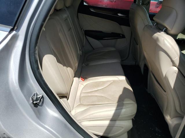 5LMCJ2D90HUL61983 - 2017 LINCOLN MKC SELECT Արծաթագույն լուսանկար 11
