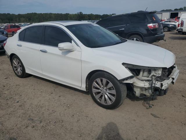 1HGCR2F82FA082992 - 2015 HONDA ACCORD EXL WHITE photo 4