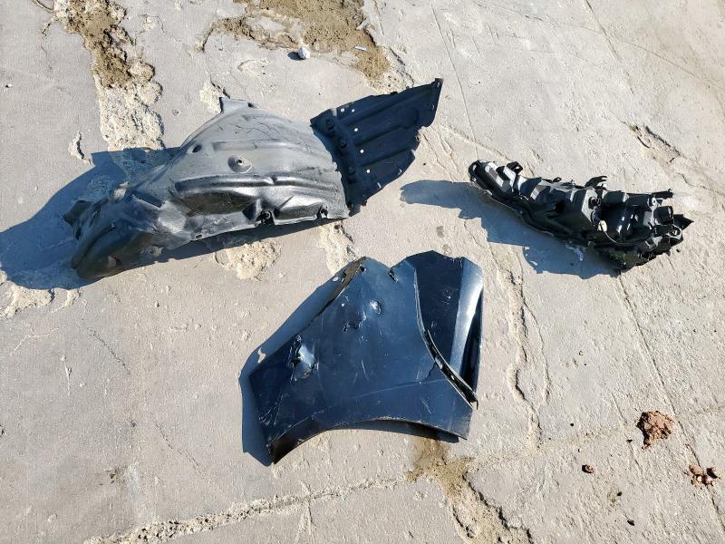 5YFEPRAEXLP114100 - 2020 TOYOTA COROLLA LE BLACK photo 12