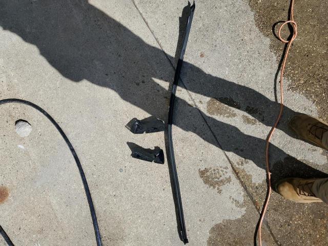 WBS1J5C54JVD37275 - 2018 BMW M2 WHITE photo 12