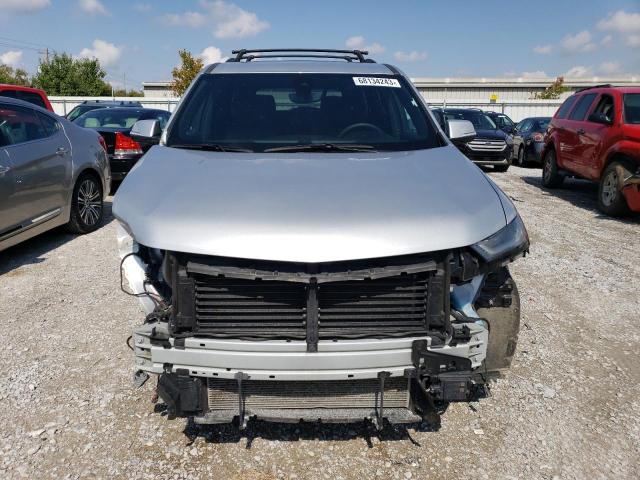 1GNEVJKW8NJ156682 - 2022 CHEVROLET TRAVERSE RS SILVER photo 5