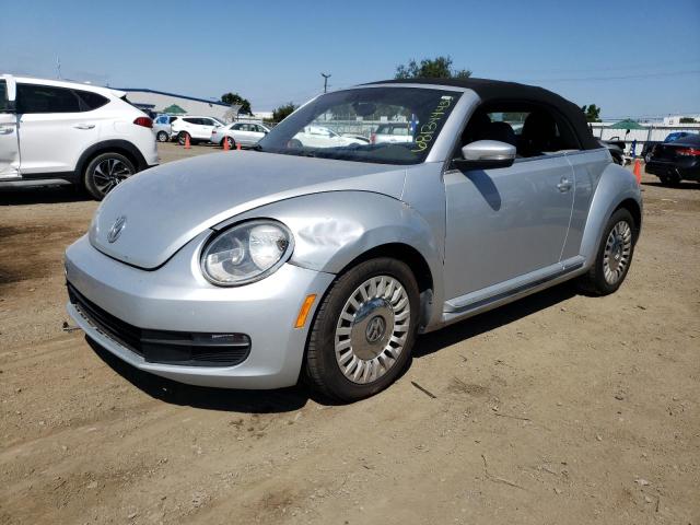 3VW517AT2FM812813 - 2015 VOLKSWAGEN BEETLE CON 1.8T SILVER photo 1