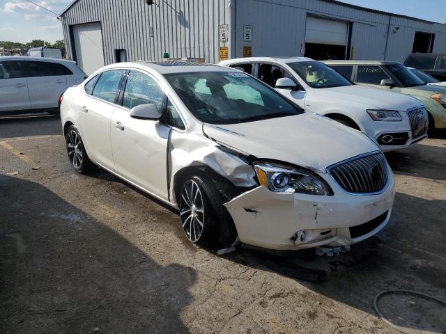 1G4PW5SK7G4127030 - 2016 BUICK VERANO SPORT TOURING WHITE photo 4