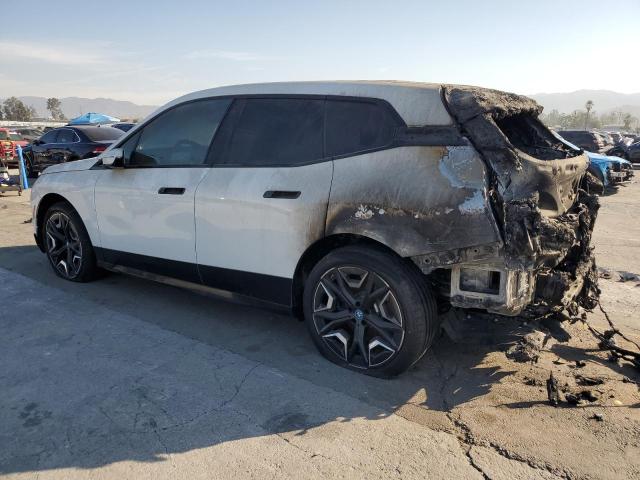 WB523CF09SCT88013 - 2025 BMW IX XDRIVE50 WHITE photo 2