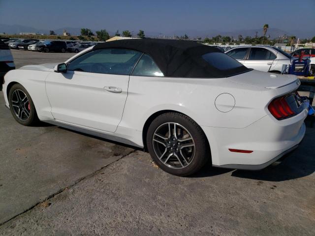 1FATP8UHXJ5133463 - 2018 FORD MUSTANG WHITE photo 2