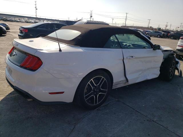 1FATP8UHXJ5133463 - 2018 FORD MUSTANG WHITE photo 3