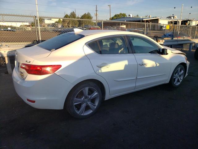 19VDE1F71DE005064 - 2013 ACURA ILX 20 TECH WHITE photo 3