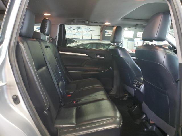5TDJKRFH1GS250855 - 2016 TOYOTA HIGHLANDER XLE SILVER photo 11