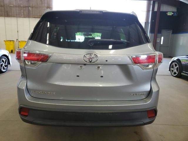 5TDJKRFH1GS250855 - 2016 TOYOTA HIGHLANDER XLE SILVER photo 6