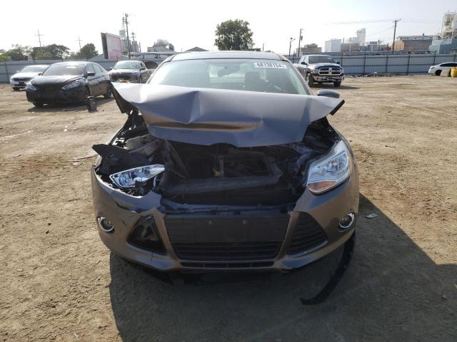 1FADP3F22EL280328 - 2014 FORD FOCUS SE GRAY photo 5