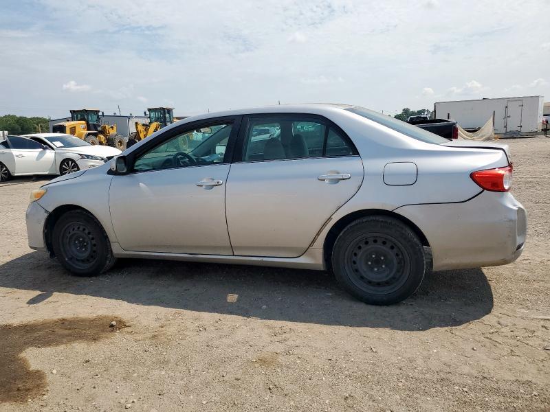5YFBU4EE9DP160298 - 2013 TOYOTA COROLLA BASE SILVER photo 2