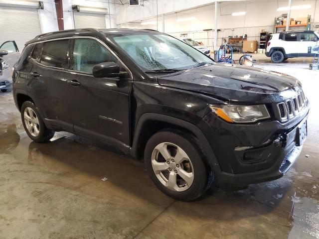 3C4NJDBB9HT692783 - 2017 JEEP COMPASS LATITUDE შავი ფოტო 4