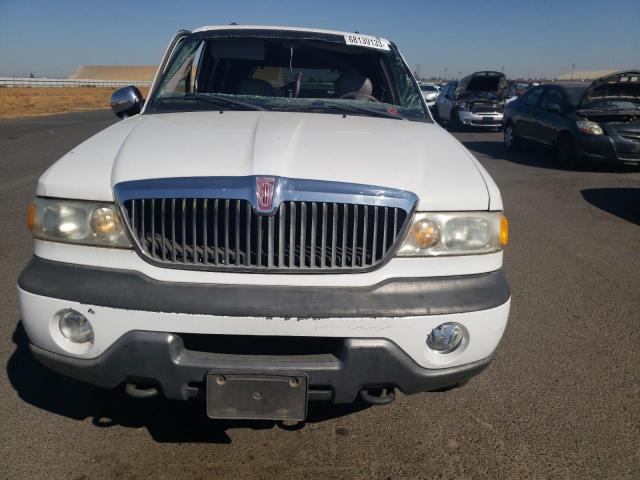 5LMPU28L1WLJ47439 - 1998 LINCOLN NAVIGATOR თეთრი ფოტო 5