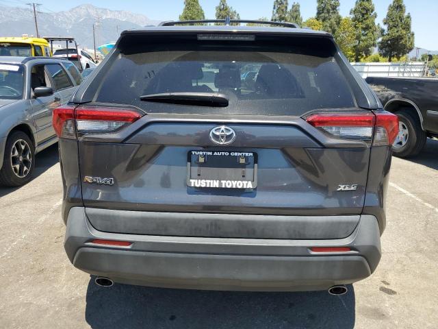 JTMW1RFV5KJ013533 - 2019 TOYOTA RAV4 XLE GRAY photo 6