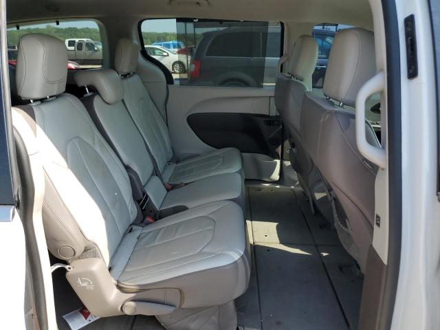 2C4RC1BG9HR510878 - 2017 CHRYSLER PACIFICA TOURING L WHITE photo 11