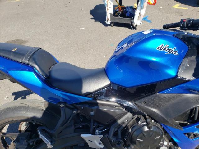 JKAEXEK19JDA26964 - 2018 KAWASAKI EX650 F BLUE photo 5