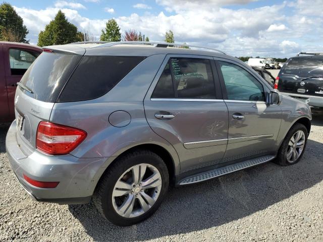 4JGBB8GB4AA587349 - 2010 MERCEDES-BENZ ML 350 4MATIC GRAY photo 3