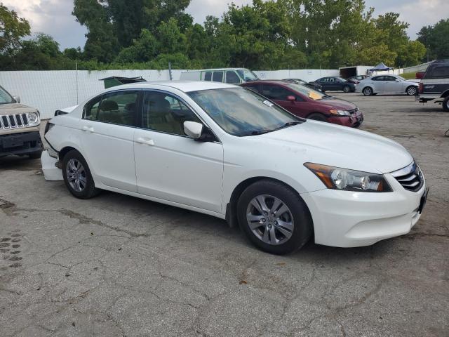 1HGCP2F41BA141995 - 2011 HONDA ACCORD LXP თეთრი ფოტო 4