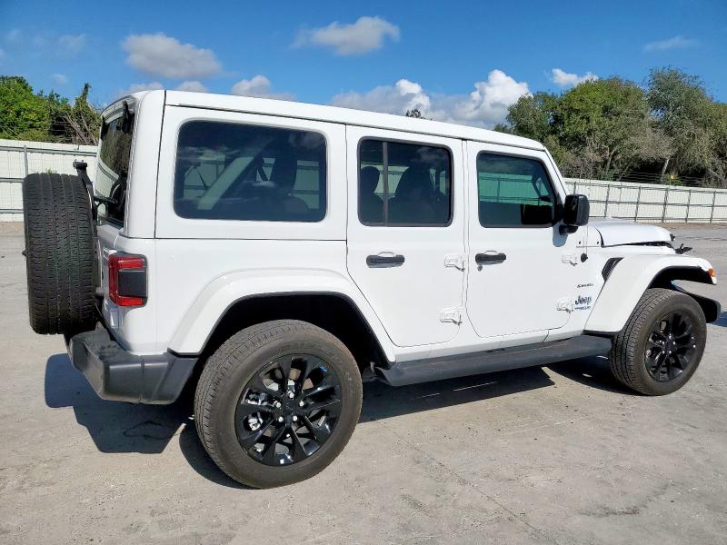 1C4JJXP67NW212029 - 2022 JEEP WRANGLER U SAHARA 4XE WHITE photo 3
