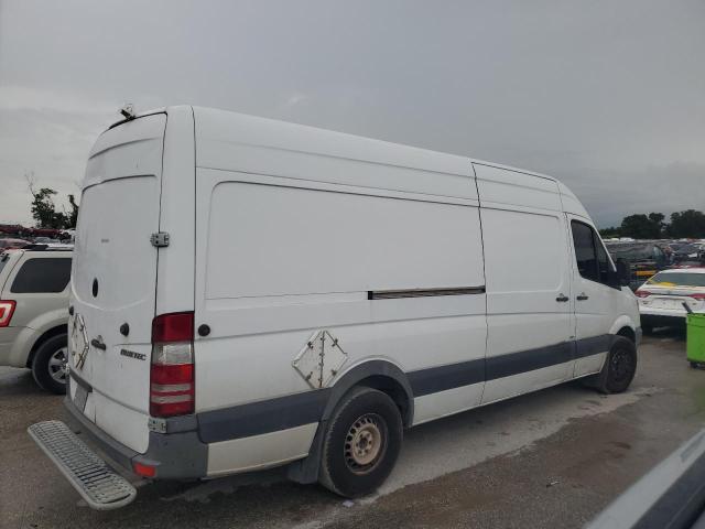 WD3PE8CB3B5588598 - 2011 MERCEDES-BENZ SPRINTER 2500 WHITE photo 3