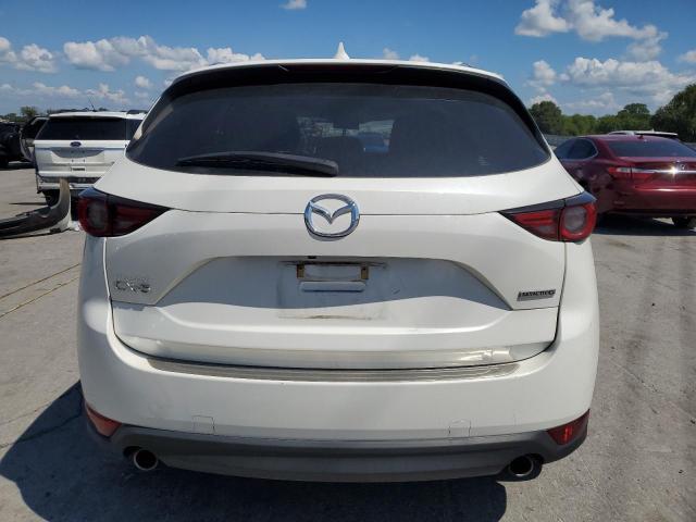 JM3KFADM6L0840094 - 2020 MAZDA CX-5 GRAND TOURING WHITE photo 6