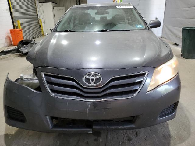 4T4BF3EK0AR014799 - 2010 TOYOTA CAMRY BASE GRAY photo 5