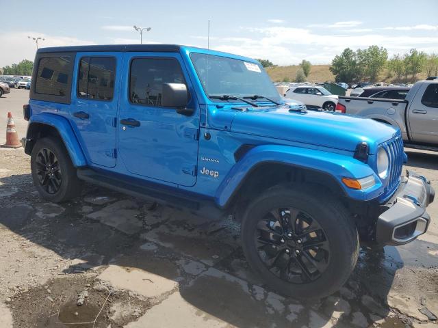 1C4JJXP63NW250034 - 2022 JEEP WRANGLER U SAHARA 4XE BLUE photo 4