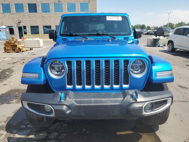 1C4JJXP63NW250034 - 2022 JEEP WRANGLER U SAHARA 4XE BLUE photo 5