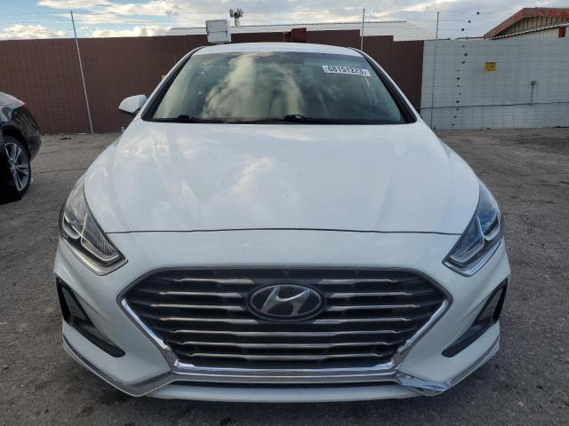 5NPE24AF7KH791644 - 2019 HYUNDAI SONATA SE WHITE photo 5