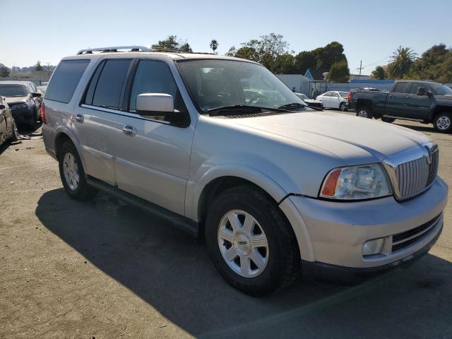 5LMFU27565LJ01344 - 2005 LINCOLN NAVIGATOR 银色 照片 4