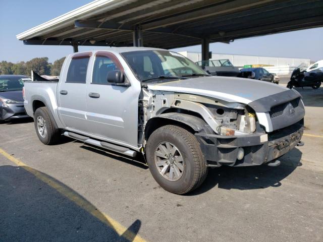 1Z7HC38N46S561797 - 2006 MITSUBISHI RAIDER DUROCROSS SILVER photo 4