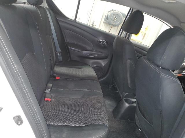 3N1CN7AP2JL843899 - 2018 NISSAN VERSA S 白色 照片 10