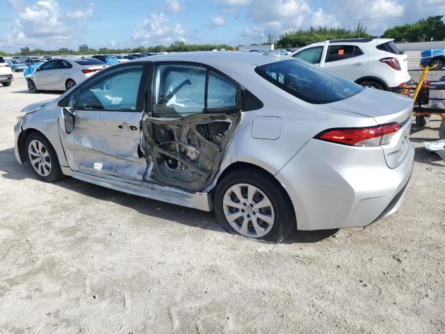 5YFEPMAE9MP261075 - 2021 TOYOTA COROLLA LE Gümüş foto 2