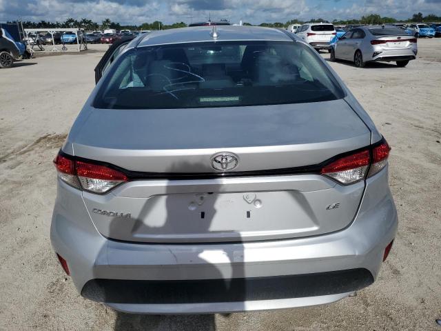5YFEPMAE9MP261075 - 2021 TOYOTA COROLLA LE Gümüş foto 6