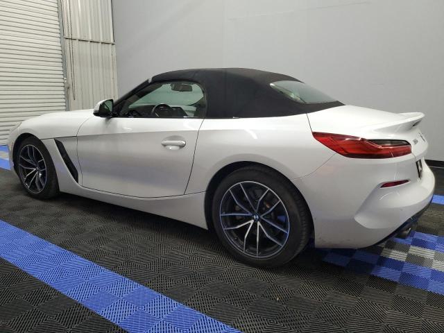 WBAHF3C07NWX39687 - 2022 BMW Z4 SDRIVE30I WHITE photo 2