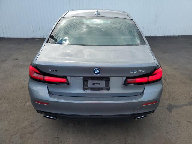 WBA33AG0XPCL21565 - 2023 BMW 530XE GRAY photo 6