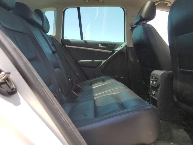 WVGAV7AXXCW598752 - 2012 VOLKSWAGEN TIGUAN S WHITE photo 11