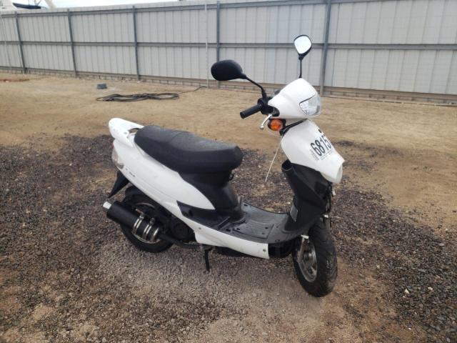 L5YACPY9J1116606 - 2018 ZHNG SCOOTER WHITE photo 1