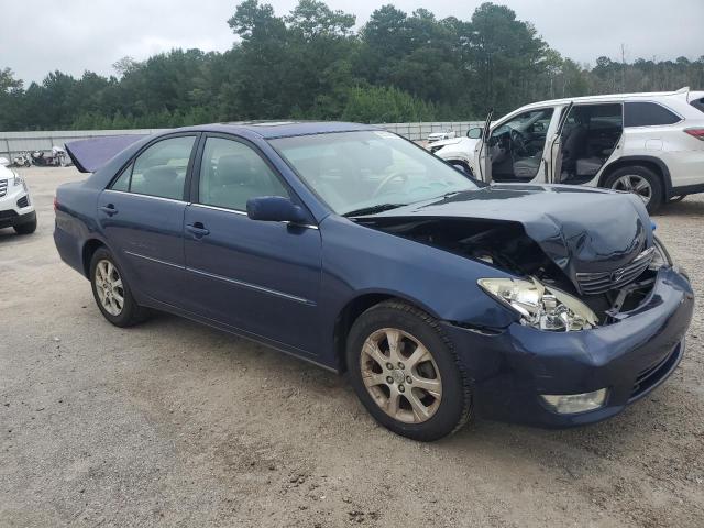 4T1BE32K75U035852 - 2005 TOYOTA CAMRY LE BLUE photo 4