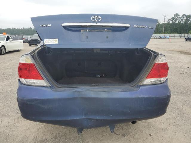 4T1BE32K75U035852 - 2005 TOYOTA CAMRY LE BLUE photo 6