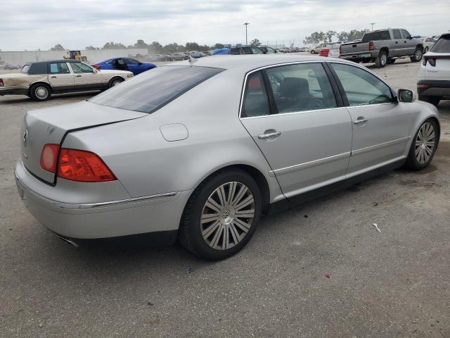 WVWAF93D558000722 - 2005 VOLKSWAGEN PHAETON 4.2 SILVER photo 3