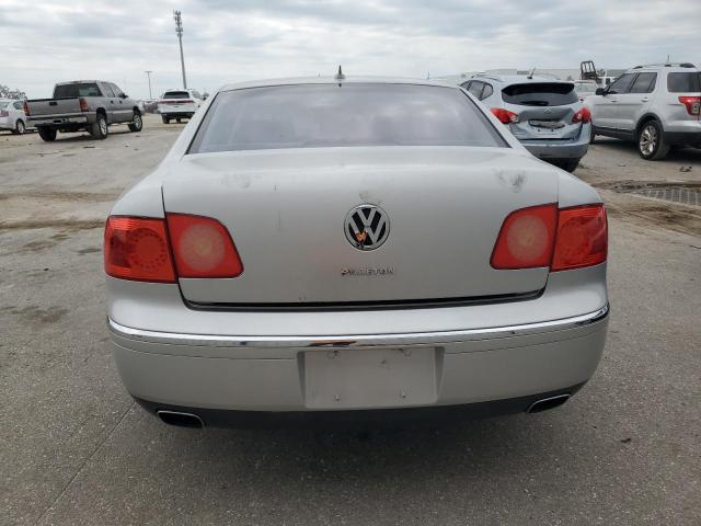 WVWAF93D558000722 - 2005 VOLKSWAGEN PHAETON 4.2 SILVER photo 6