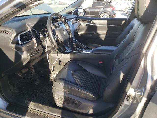 4T1B11HK9JU073021 - 2018 TOYOTA CAMRY L 银色 照片 7