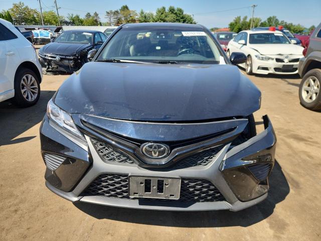 JTNB11HKXJ3023637 - 2018 TOYOTA CAMRY L BLACK photo 5
