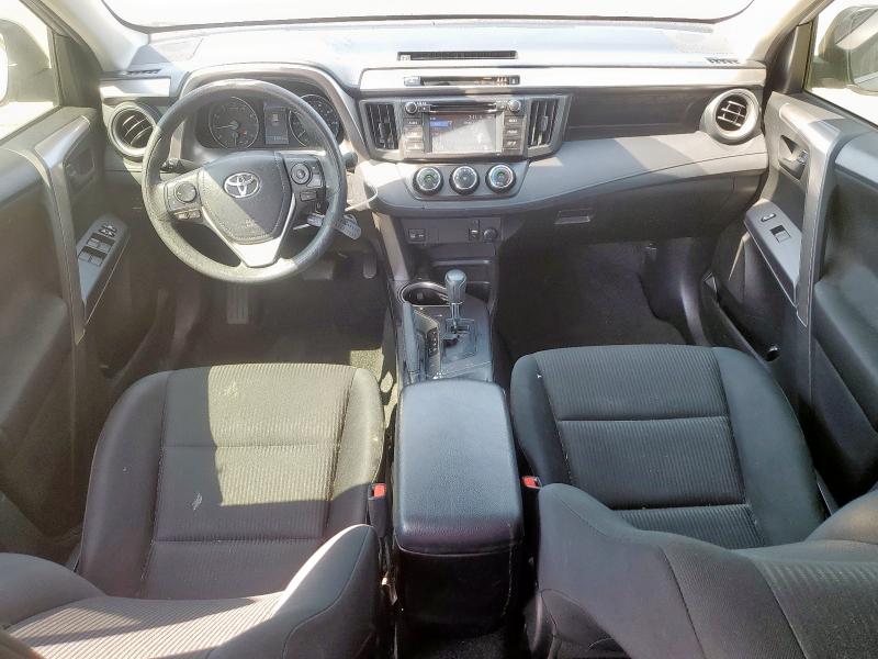 JTMZFREVXJJ173275 - 2018 TOYOTA RAV4 LE Argent photo 8