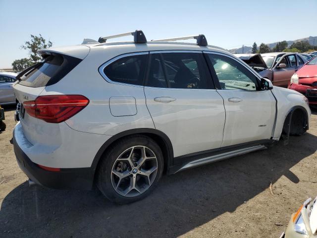 WBXHT3C3XJ5K21498 - 2018 BMW X1 XDRIVE28I WHITE photo 3