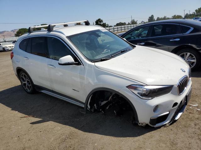 WBXHT3C3XJ5K21498 - 2018 BMW X1 XDRIVE28I WHITE photo 4